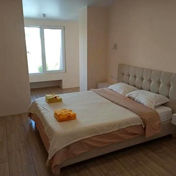 Космічна вул., 3