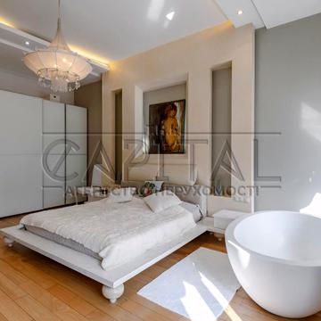 Хрещатик вул. (Kreschatic), 15