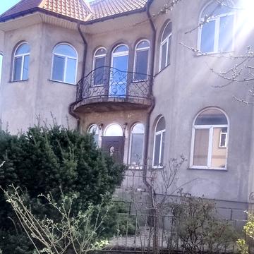 Литовська вул.