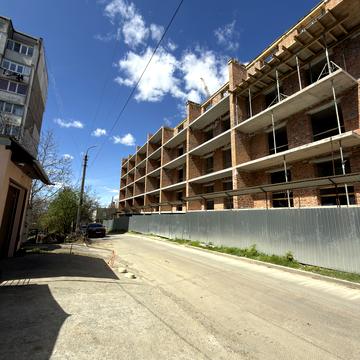 Євгена Коновальця вул., 3