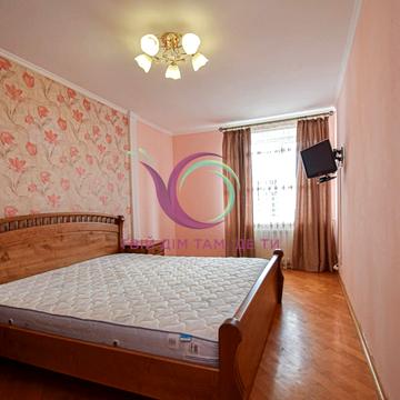 Сергія Корольова вул., 8