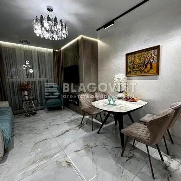 Микільсько-Слобідська вул., 8