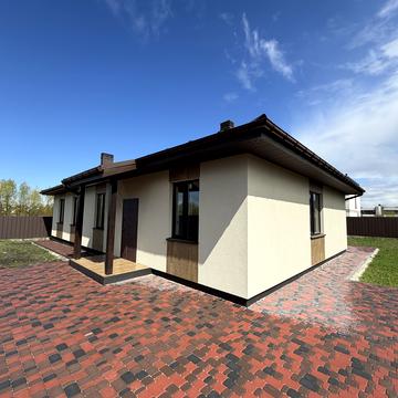 Євгена Плужника вул., 12