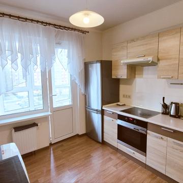 Бориса Гмирі вул., 12-Б