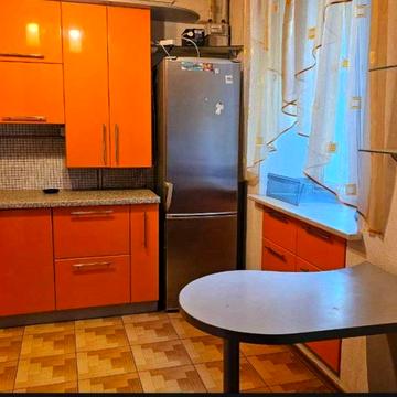 Незалежності вул. (Титова), 16