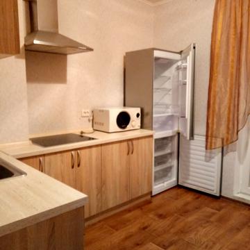 Академіка Глушкова просп., 9-Є