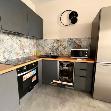 Миколи Гулака вул., 4