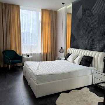 Джона Маккейна вул. (Івана Кудрі), 7