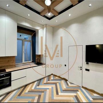 Михайлівська вул., 6