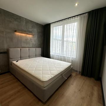 Степана Бандери вул., 77-Б