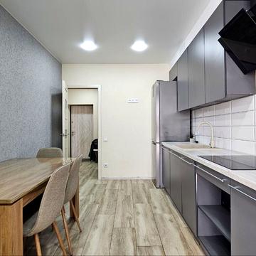 Набережна Перемоги вул., 42