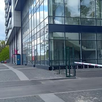 Набережна Перемоги вул., 40