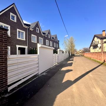 Садовий пров., 12