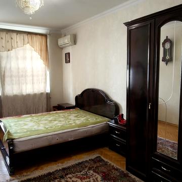 Велика Васильківська вул. (Червоноармійська), 80