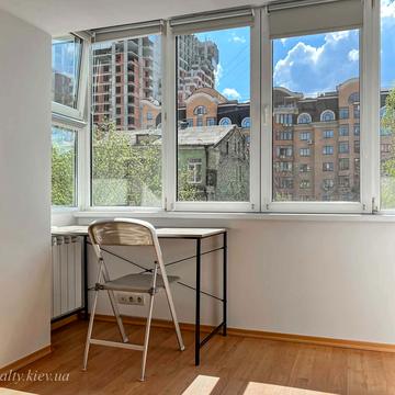 Саксаганського вул., 45