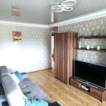 Леоніда Каденюка просп. (Юрія Гагаріна), 20