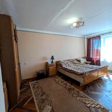 Зелена вул., 1