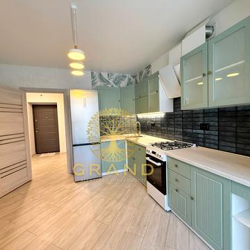 Панаса Мирного вул., 24