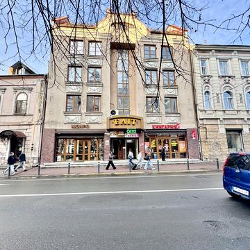 Кардинала Любомира Гузара вул., 55