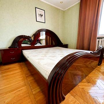 Лесі Українки бульв., 5