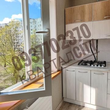 Всіхсвятська вул. (50 років СРСР), 8