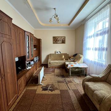 Бельведерська вул., 35