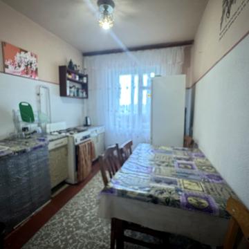 Євгена Коновальця вул., 11