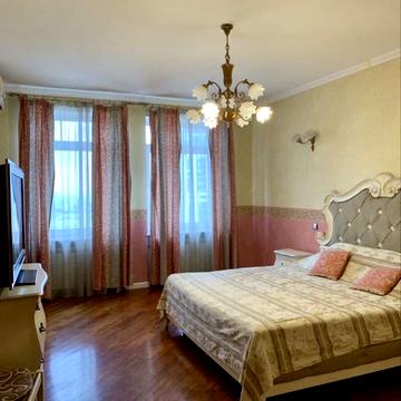 Панаса Мирного вул., 12