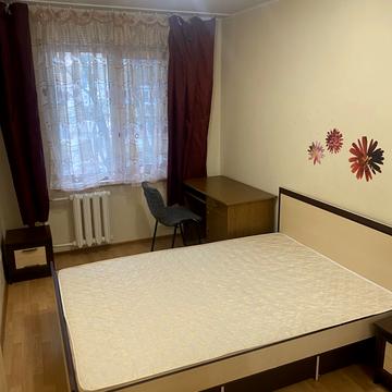 Космонавтів вул., 56а