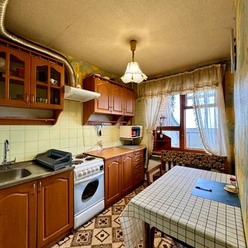 Героїв просп., 1