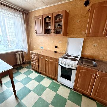 Метробудівська вул., 1