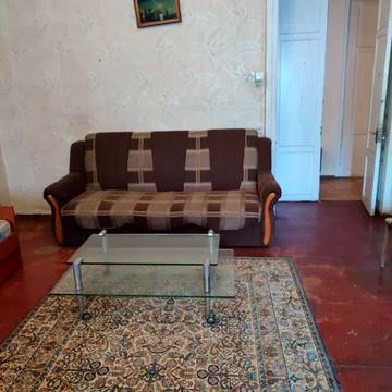 Дмитра Іванова вул., 6