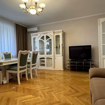 Старонаводницька вул., 4
