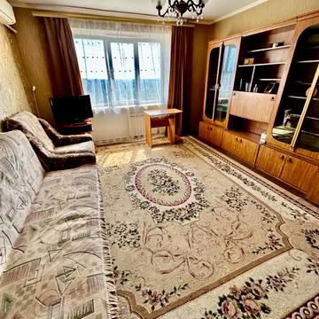 Квартальна вулиц вул. (Гладкова), 7