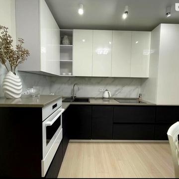 Анатолія Бортняка вул., 7