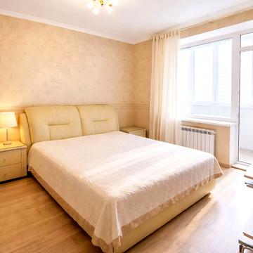 Саперно-Слобідська вул., 10