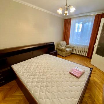 Леся Курбаса просп., 1-А