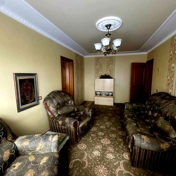 Дарницький бульв., 4