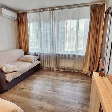 Лесі Українки бульв., 7