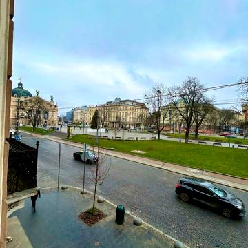 Свободи просп. (), 33
