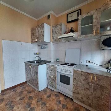 Євгена Чикаленка вул., 50/1