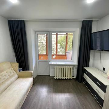 Академіка Глушкова просп., 24
