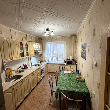 Євгена Чикаленка вул., 75