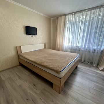 Героїв Крут бульв. (Героїв Сталінграду), 9-А