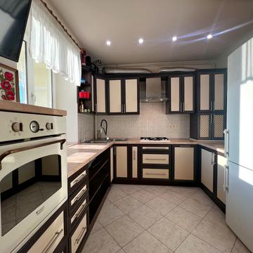 Івана Рубчака вул., 37