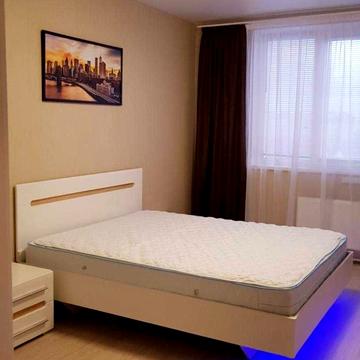 Віталія Нестеренка вул., 1б