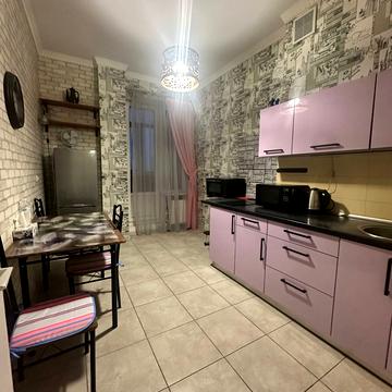 Михайла Грушевського вул., 39/1 к3