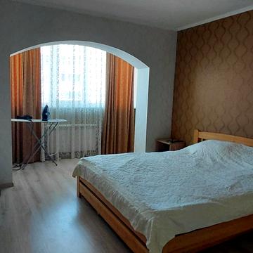Джерельна вул., 1