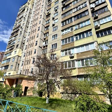Драгоманова вул., 40