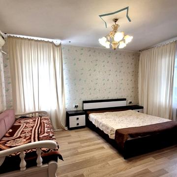 Євгена Чикаленка вул., 50/1